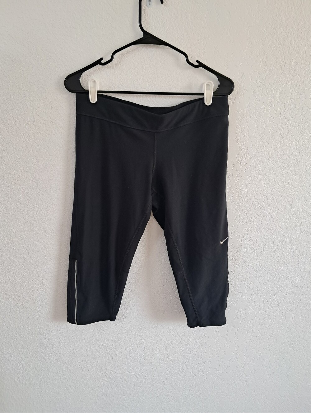 Nike Dri Fit Capri Leggings Women’s L Black Activewear Athletic Running Casual